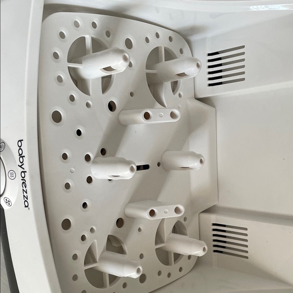 Baby Brezza Black and White Sterilizer - Picture 5 of 10